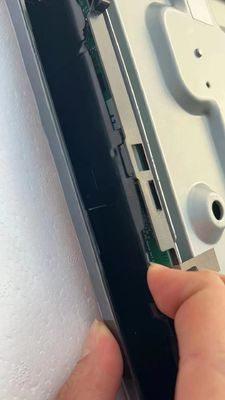 3840*2160ピクセルUHD解像度、1.07B色、51ピンコネクタ付き43インチLCD TVパネル